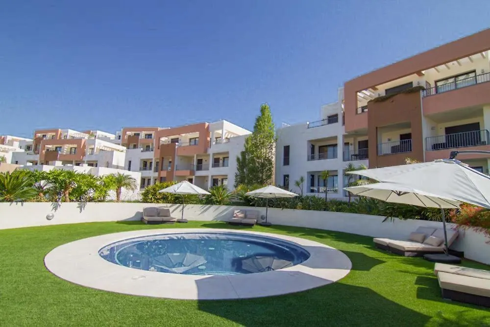 Luxury Spa Resort Marbella 2 Bedroom Sauna Gym Pools Jacuzzi إسبانيا